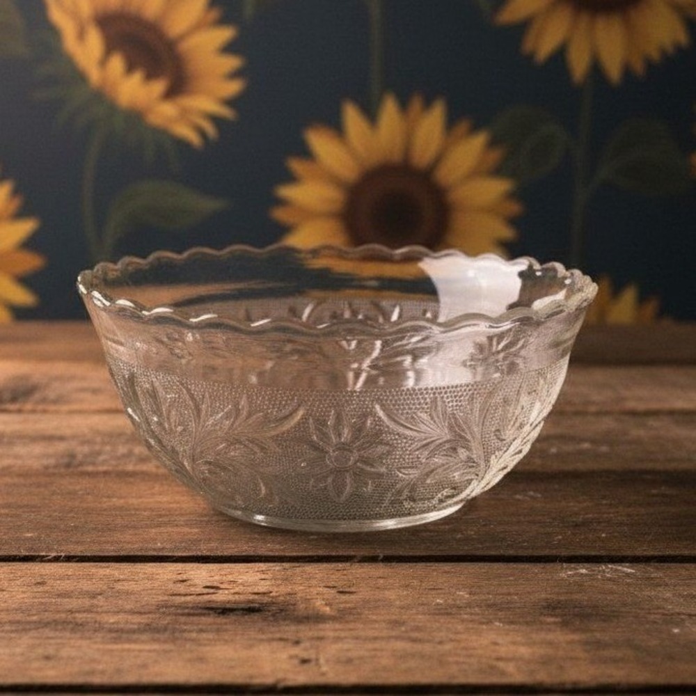 Anchor‎ Hocking Clear Sunflower Serving Bowl, Vintage Pressed Glass Centerpiece